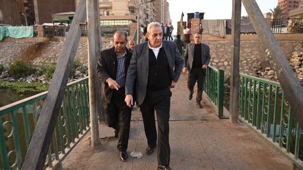 محافظ الغربية أثناء جولته التفقدية بالمحلة الكبرى 