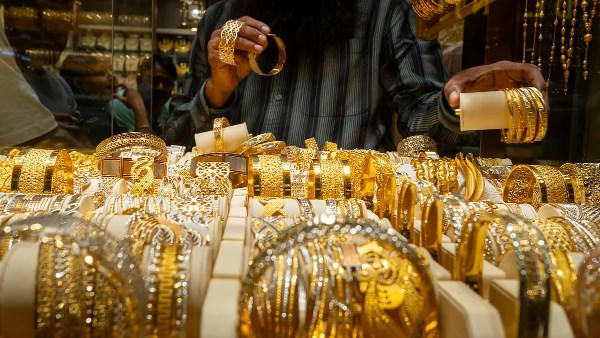 الذهب يشهد استقرار نسبي في مستهل تعاملات اليوم.. عيار 24 بكام؟ 