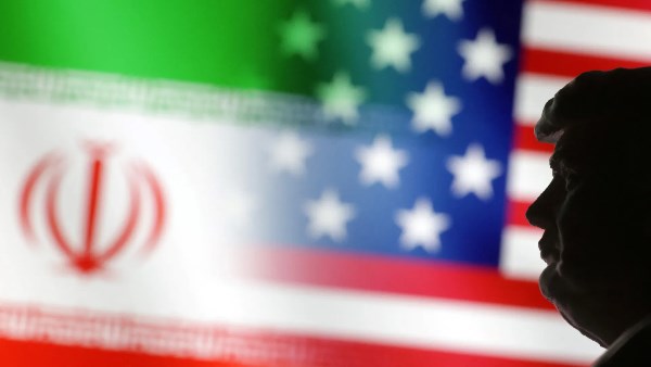 دونالد ترامب: قد نرد بضربة قوية إذا قُتل مزيد من المتظاهرين في إيران