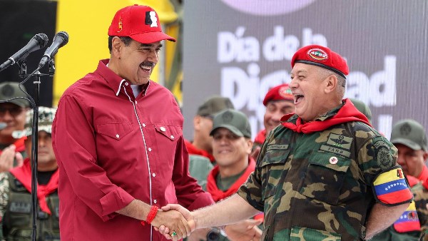 وزير الداخلية الفنزويلي: 100 شخص لقوا حتفهم في الهجوم الأمريكي