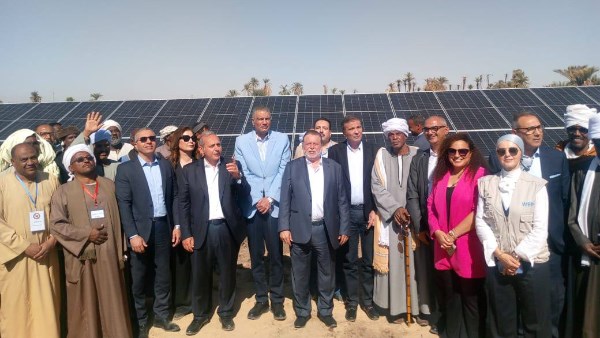 محافظ البنك المركزى ووزير الزراعة ومحافظ أسوان فى قرى نصر النوبة