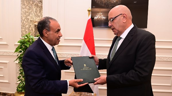 المستشار هشام بدوي رئيس مجلس النواب يستقبل وزير الخارجية 