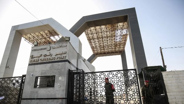 وسائل إعلام عبرية: سيتم إنشاء معبر ملاصق لرفح تحت الإدارة الإسرائيلية  