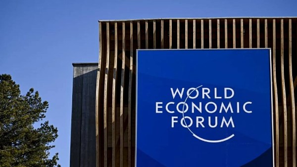 تدهور غير مسبوق.. دافوس يشهد ارتفاع الخصومة الأمريكية الفرنسية 