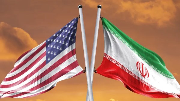 مع تقدم الأيام، تواصل الولايات المتحدة إرسال المزيد من القوات إلى منطقة الشرق الأوسط. وصلت حاملة الطائرات لينكولن