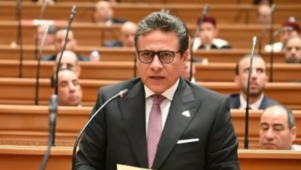 النائب طاهر الخولي يتقدم بطلب إحاطة بشأن قرار جمارك الموبايلات 