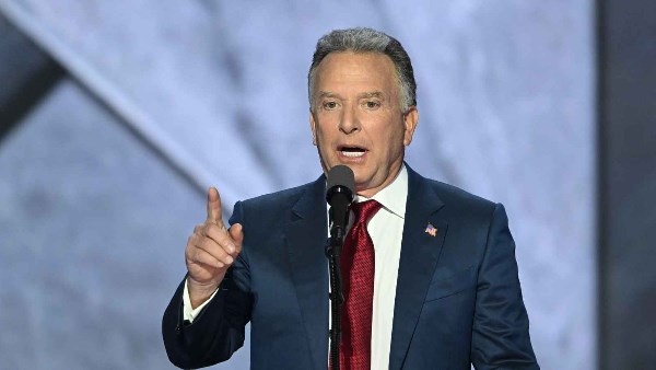 المبعوث الأميركي: الاجتماع مع الجانب الروسي لتحقيق السلام كان مثمر وبناء  