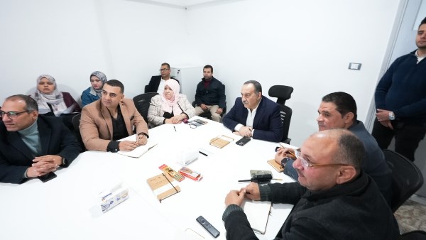 اجتماع محافظ أسيوط مع مسؤولي جمعية "سيدات الأعمال"