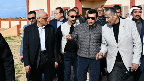 وزير الرياضة يفتتح مركز شباب الشيخ زويد