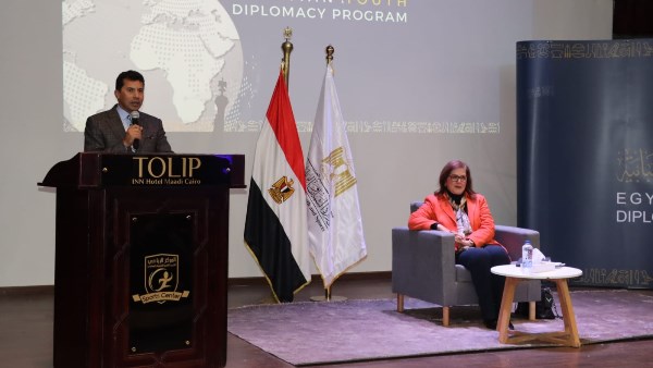 وزير الشباب والرياضة يشهد محاضرة مستشار رئيس الجمهورية للتنمية الاقتصادية 