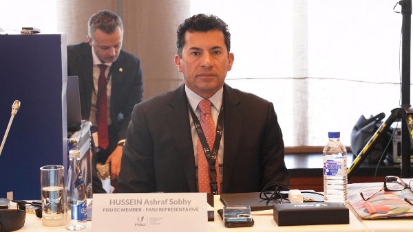 وزير الشباب والرياضة