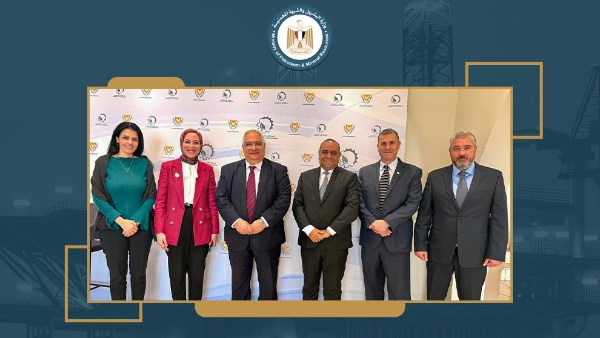 وفد مسئولي وزارة البترول 