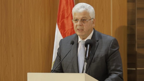  الدكتور أيمن عاشور وزير التعليم العالي والبحث العلمي