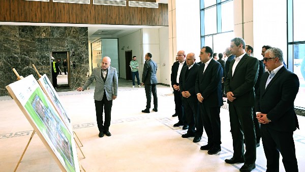 رئيس الوزراء يتفقد محطة البحر الأحمر للحاويات ويشيد بدعم السيسي للموانئ
