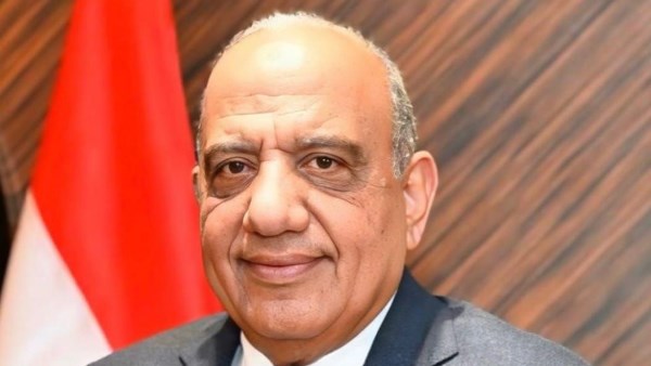 الدكتور محمود عصمت وزير الكهرباء والطاقة المتجددة