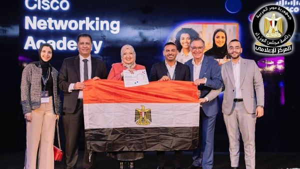 "تطوير التعليم بالوزراء" يفوز بجائزة التميز من شركة سيسكو العالمية