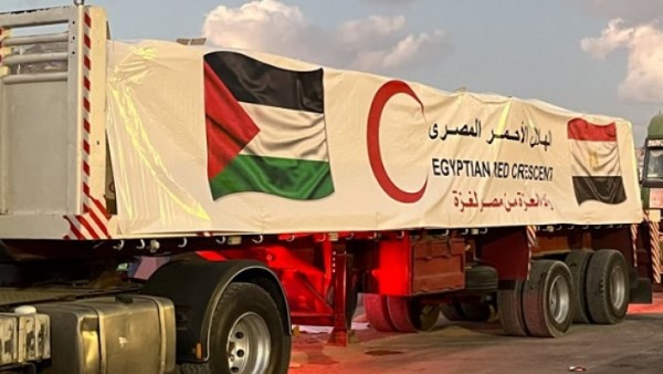  شاحنات قافلة المساعدات الإنسانية الـ 121 