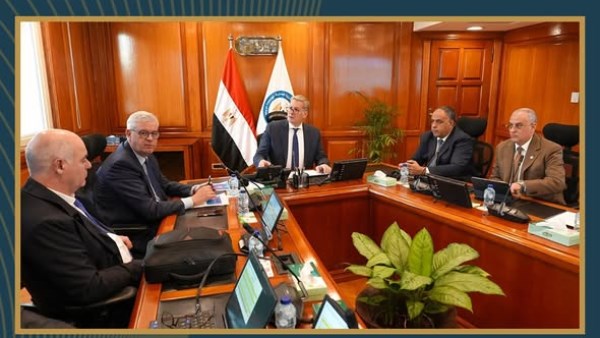 اجتماع وزير البترول مع وفد رفيع المستوي من شركة عالمية لأنتاج الطاقة 