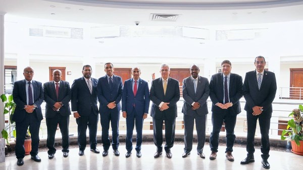 وزير التعليم العالي يبحث مع نظيره الجيبوتي دعم التعاون في مجالات التعليم العالي  