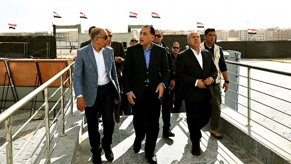  رئيس الوزراء يتفقد الموقف الإقليمي في مدينة المنيا الجديدة
