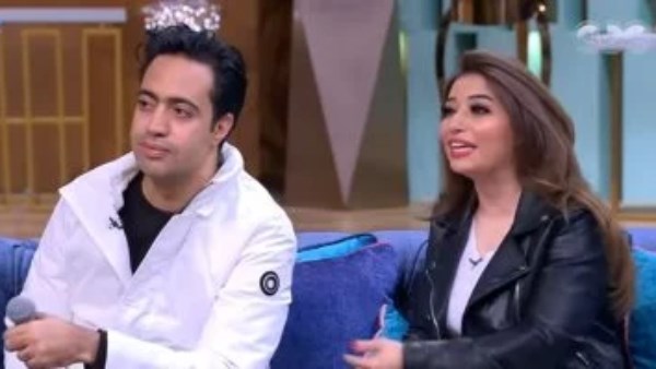 المطربة غاة رجب وزوجها الشاعر عبدالله حسن  في برنامج "معكم" مع منى الشاذلي 