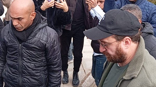 نضال الشافعي في جنازة والدته