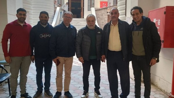 أشرف زكي داخل  مبنى مسرح نقابة المهن التمثيلية بالإسكندرية