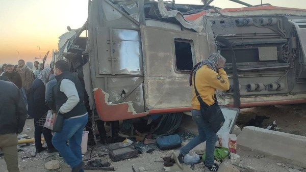 مصرع عامل وإصابة 27 شخصًا جراء انقلاب أتوبيس بالشرقية