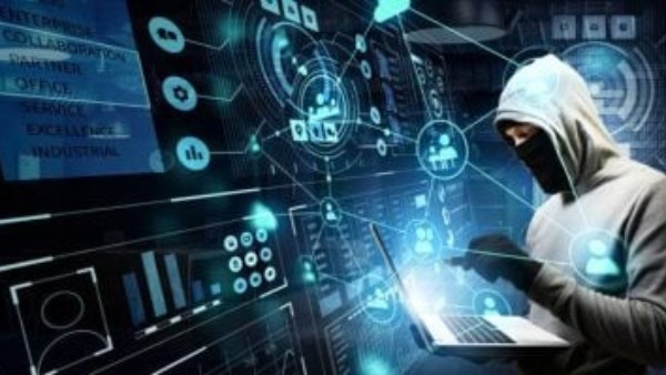 السوشيال ميديا تحت المراقبة.. عقوبات حاسمة للمتنمرين