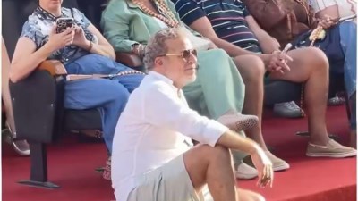  شريف منير أثناء ندوة منى زكي بمهرجان الجونة