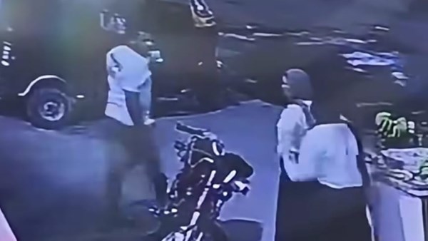 الأمن يفحص فيديو اعتداء شاب على فتاتين بالفيوم