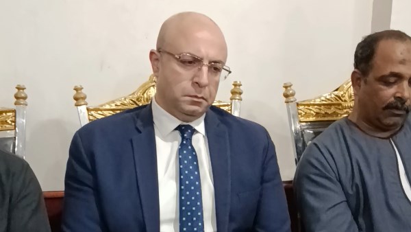 محافظ الفيوم يشارك في عزاء ضحايا حادث الطريق الأوسطي