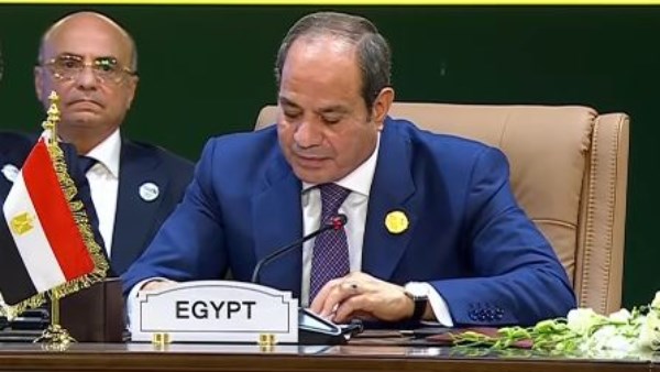 الرئيس السيسي يعلن اعتماد الإعلان الختامي لقمة النيباد بالعلمين الجديدة