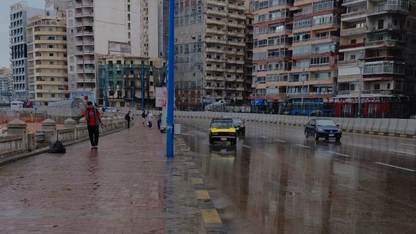  الأمطار الغزيرة تكسو شوارع الإسكندرية 