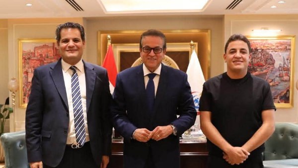 وزير الصحة يستقبل رئيس تحرير «بصراحة» والصحفي محمد فيصل