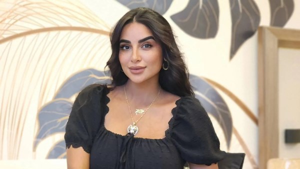  الفنانة جوري بكر
