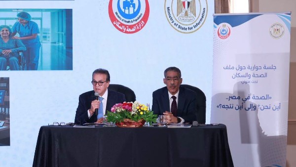 جانب من الحوار المفتوح مع الإعلاميين