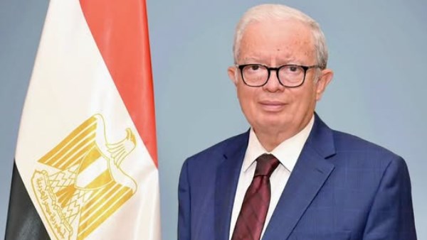 الدكتور حسين عيسى - نائب رئيس مجلس الوزراء للشؤون الاقتصادية