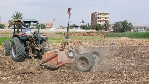  وزارة الزراعة واستصلاح الأراضي تواصل جهودها الميدانية في القرية المنتجة إفوة