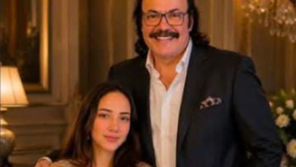 إيمي طلعت زكريا مع والدها الراحل 