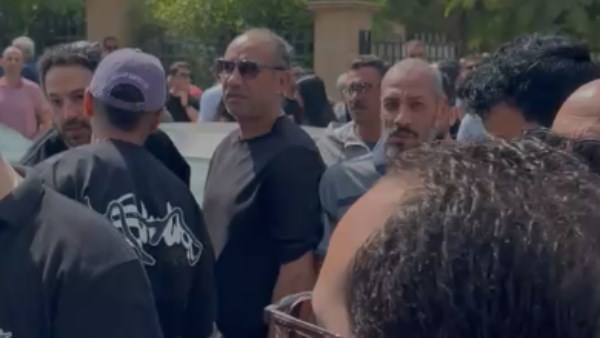 أحمد فهيم أبرز الحضور في جنازة حفيد ماجد المصري 