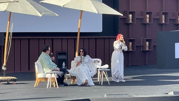 منى زكي