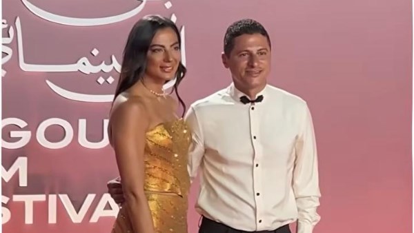 عمرو منسي وزوجته بالجونة 