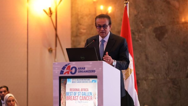 الدكتور خالد عبدالغفار، وزير الصحة والسكان