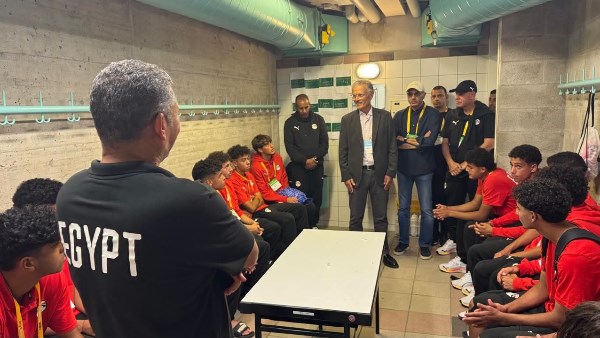 السفير مع منتخب مصر