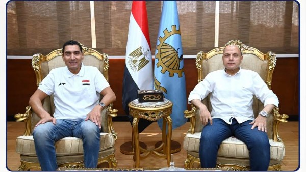 وزير الشباب والرياضة يصل الغربية