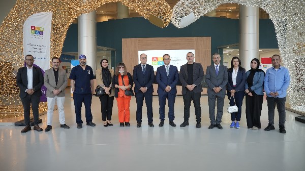 وفد جامعة الجلالة في مسشفى الناس