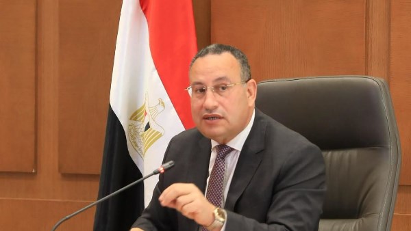  الدكتور عبدالعزيز قنصوة