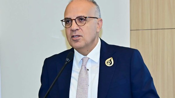 وزير الموارد المائية والري