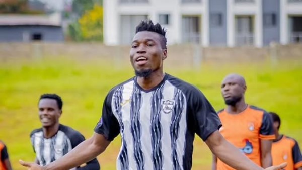 جبريل واتارا لاعب الجيش الرواندي